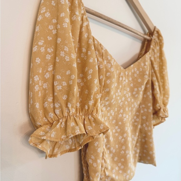 Abercrombie & Fitch Elegant Yellow and White Floral Blouse - Picture 3 of 4